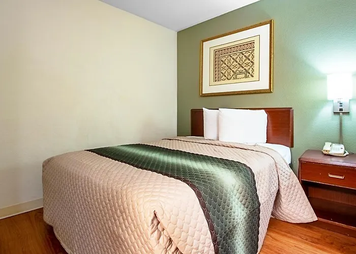 Motel Hometowne By Red Roof - Black Canyon Highway