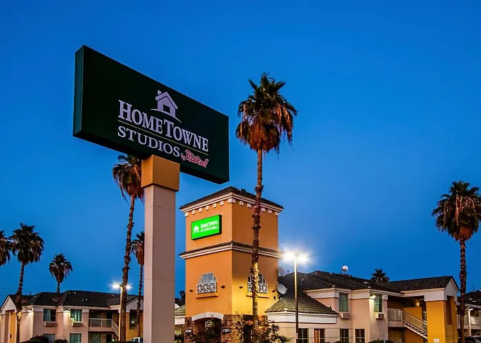 Motel Hometowne By Red Roof - Black Canyon Highway Phoenix