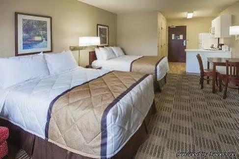 Hometowne By Red Roof - Black Canyon Highway Motel 2*